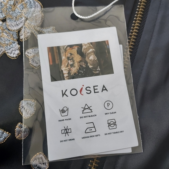 NWT Koisea satin bomber Jacket, M (Japanese sizing, fits an oversized small) - Picture 3 of 7